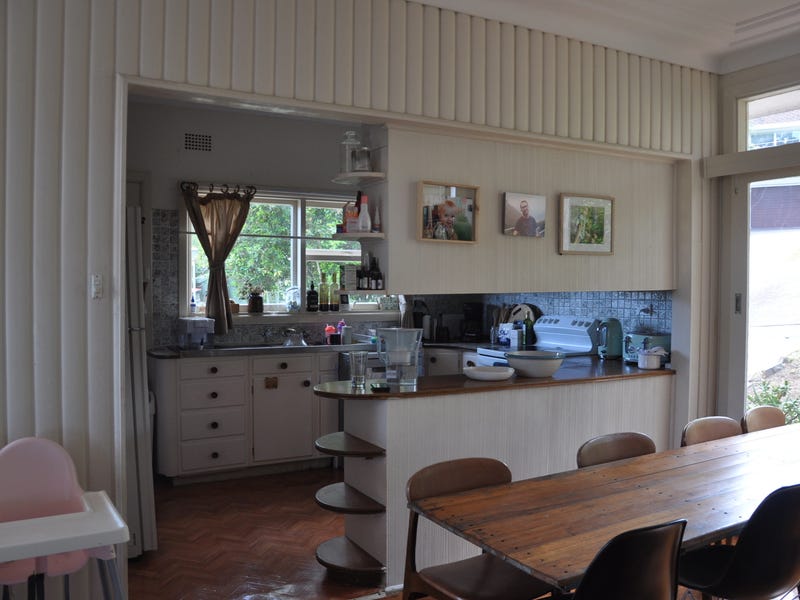 Perfect Location – Leafy Outlook, 6