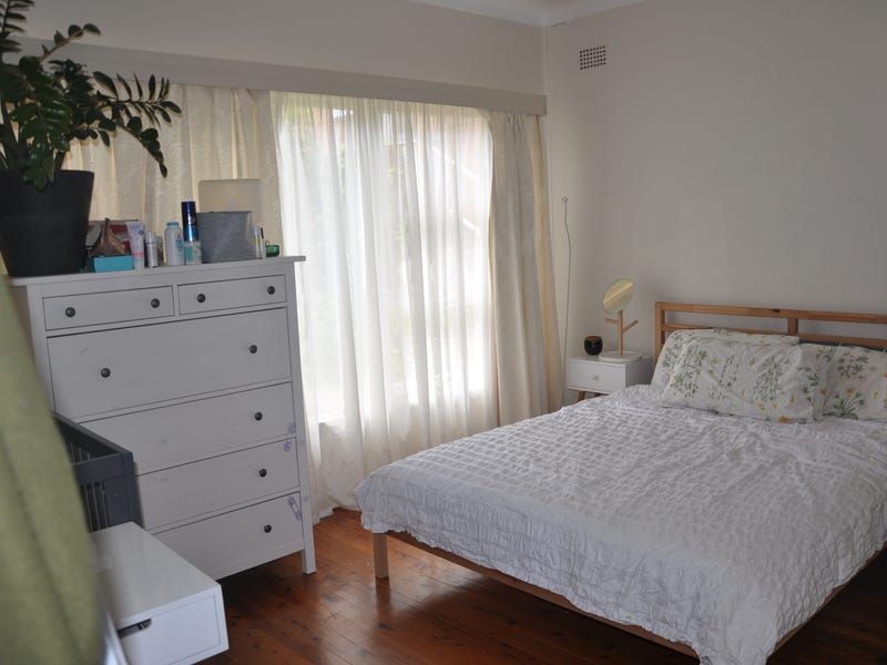Perfect Location – Leafy Outlook, 7