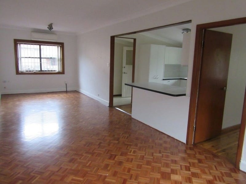 Spacious 5 bedroom home close 3