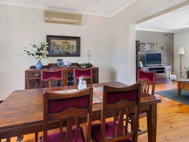 4 bedroom house 150m from 3