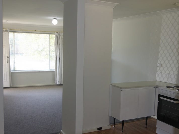 Freshly renovated 2 bed 1 2