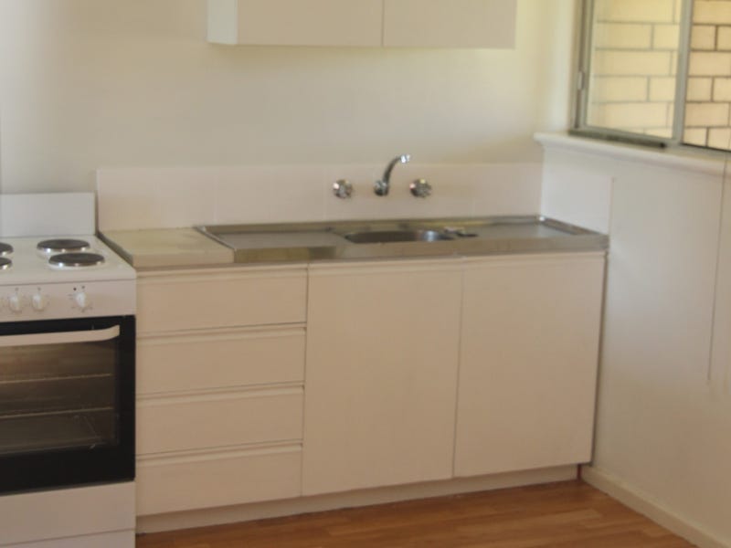 Freshly renovated 2 bed 1 4