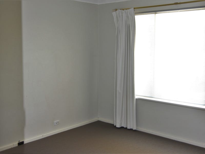 Freshly renovated 2 bed 1 6