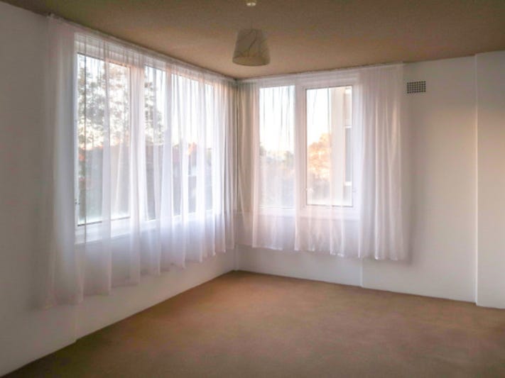 Bright and Airy with Ocean 3