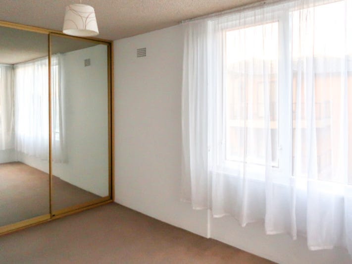 Bright and Airy with Ocean 6