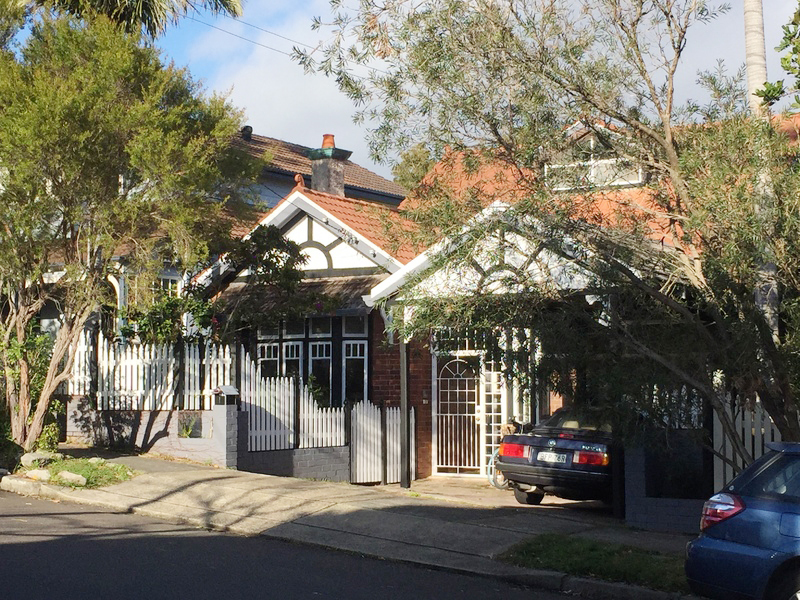 Eastern Hill Period Charm