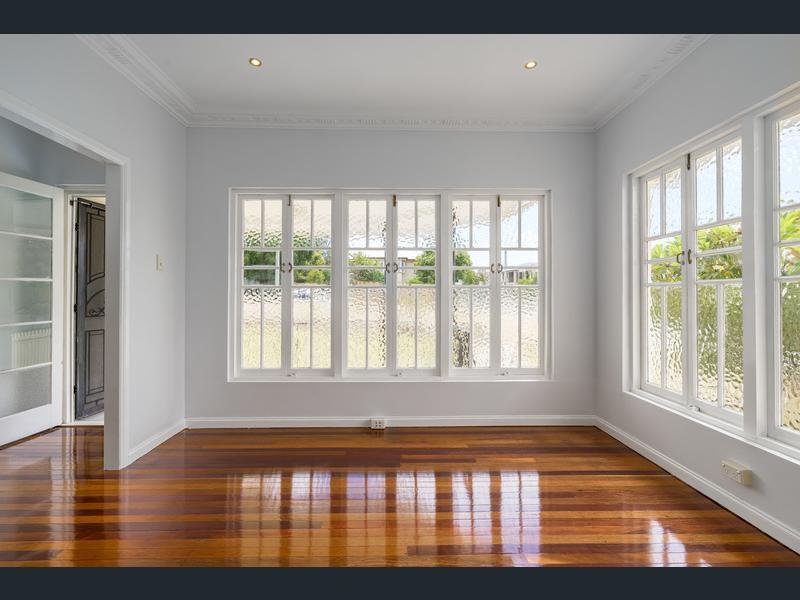 Charming & convenient 3 bedroom 3