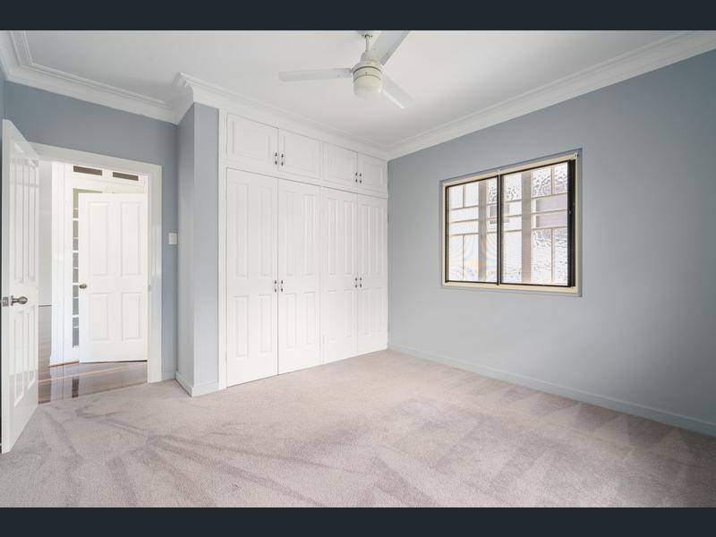 Charming & convenient 3 bedroom 6