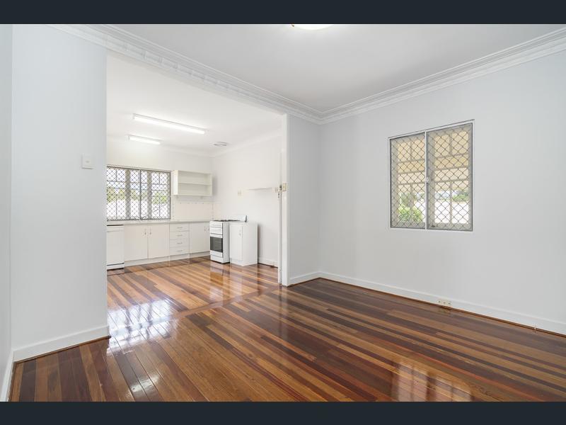 Charming & convenient 3 bedroom 12