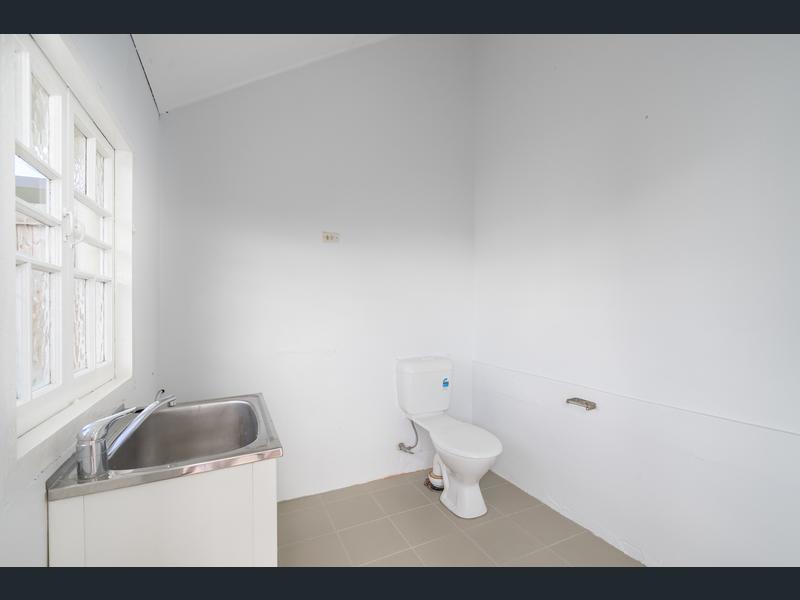 Charming & convenient 3 bedroom 14