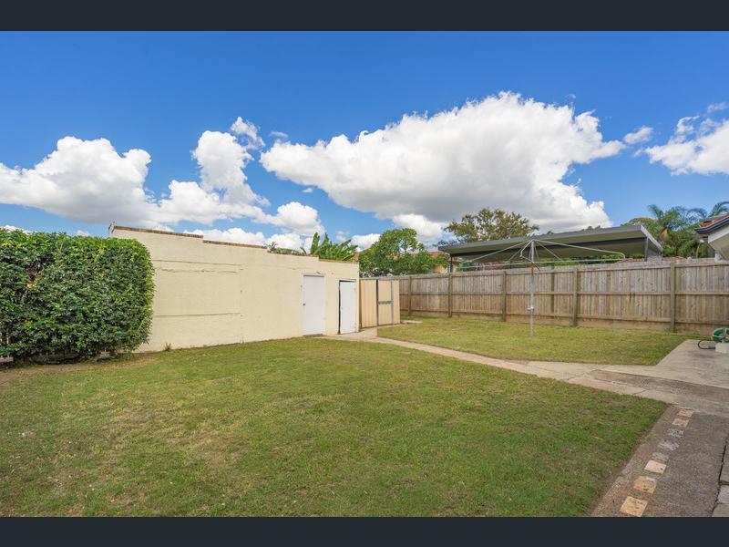 Charming & convenient 3 bedroom 16