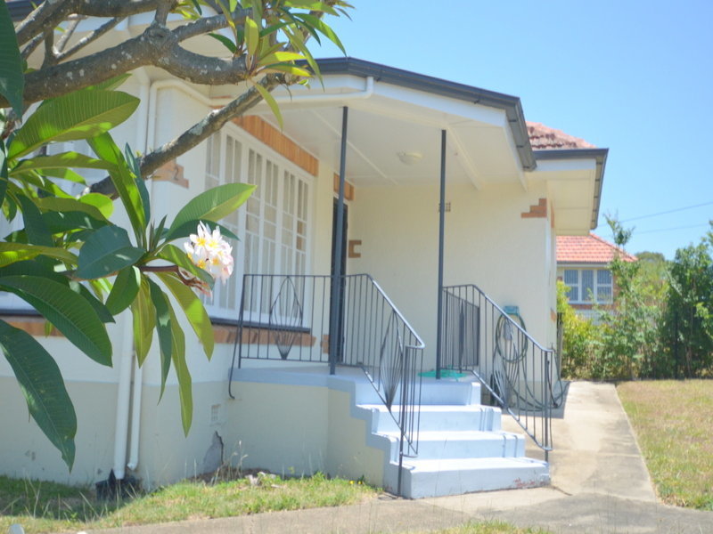 Charming & convenient 3 bedroom 17