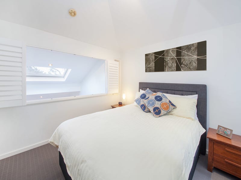Enviable, quiet, convenient location, modern, 6