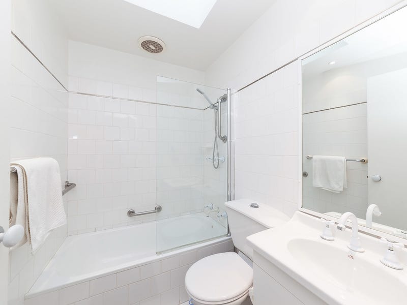Enviable, quiet, convenient location, modern, 8