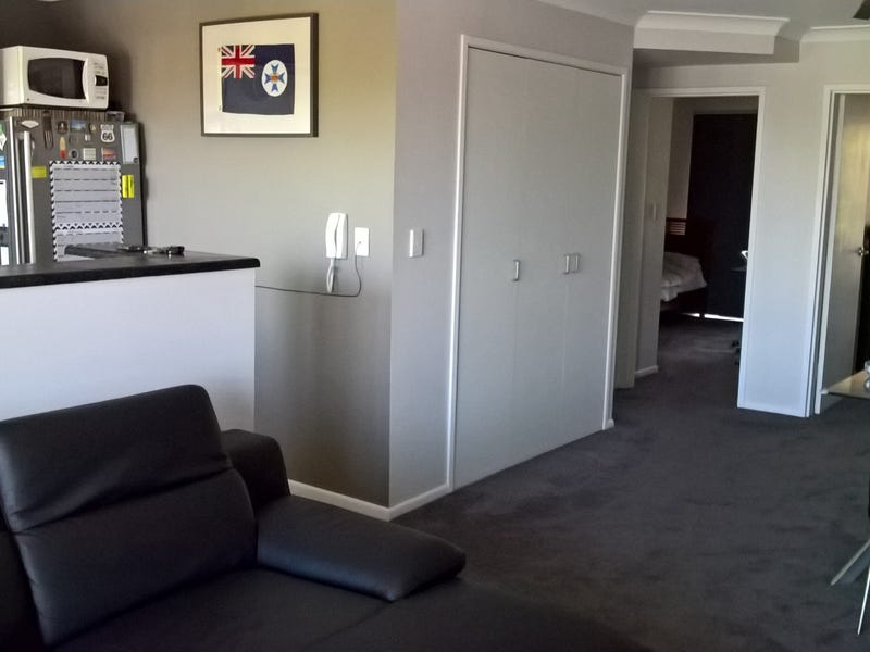 Great Location and City Views 6