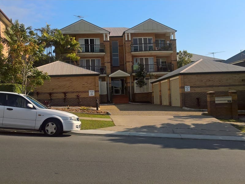 Great Location and City Views 14