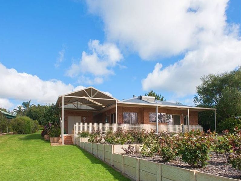 Modern Sun-lit Family home  * Leased pending payment*