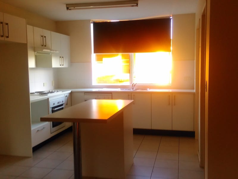 Toowong unit 2/33 Jephson st 3