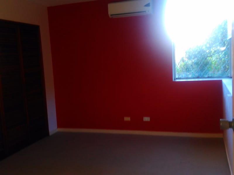 Toowong unit 2/33 Jephson st 4