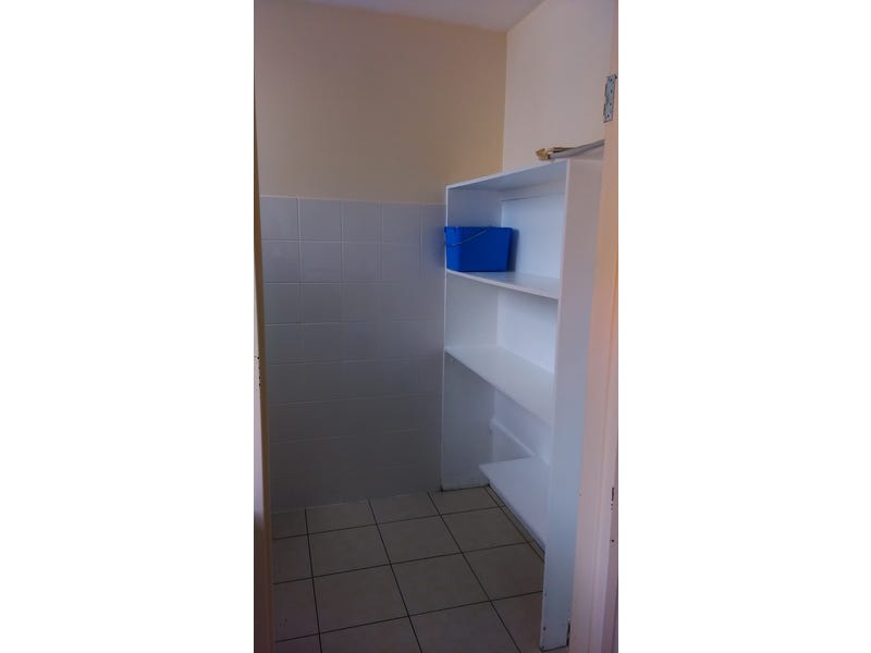 Toowong unit 2/33 Jephson st 6