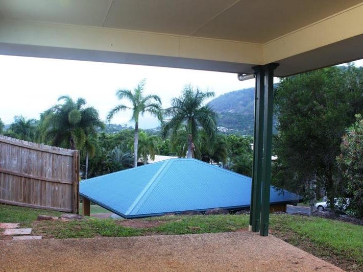 Large 4 Bed elevated home 3