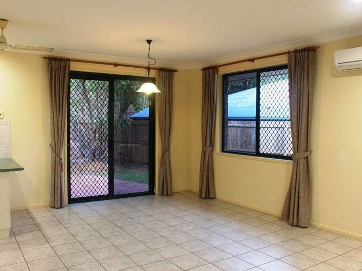 Large 4 Bed elevated home 6