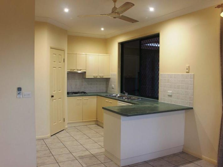 Large 4 Bed elevated home 7