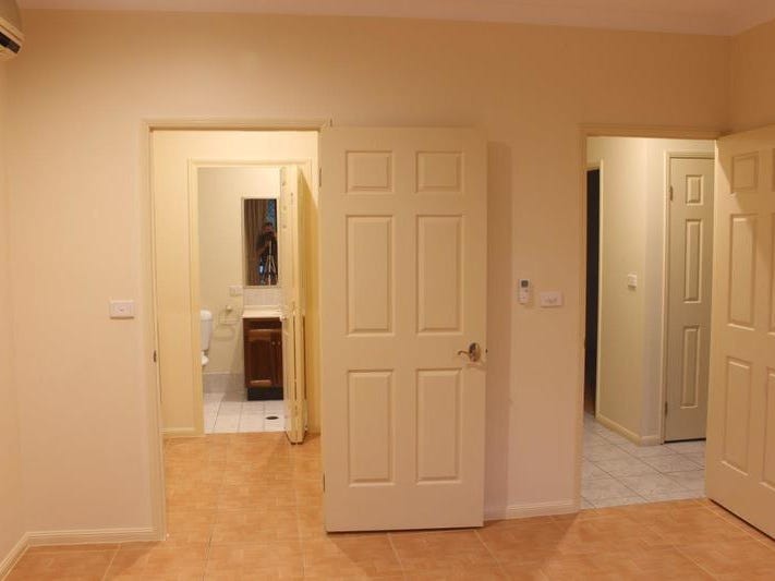 Large 4 Bed elevated home 11