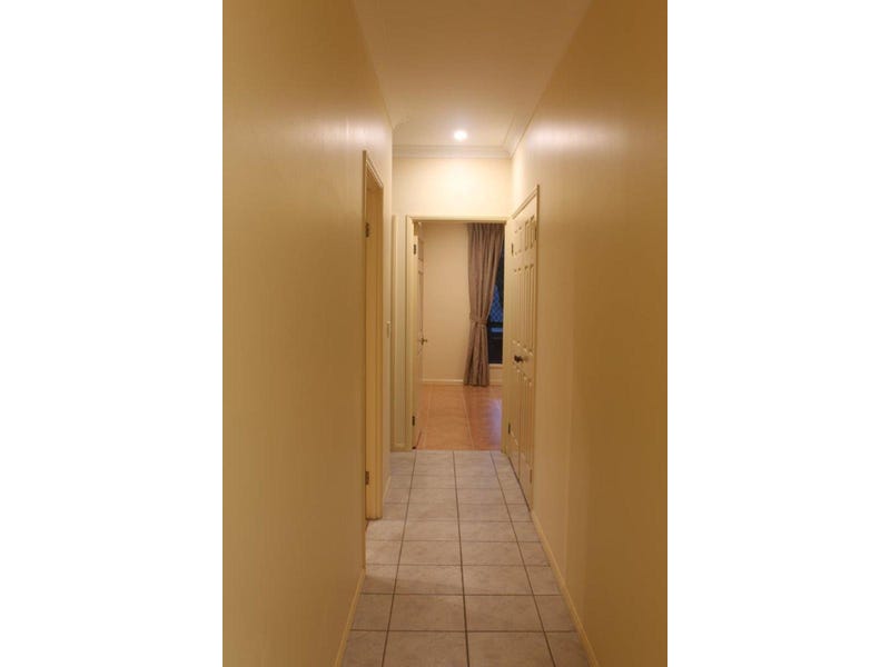 Large 4 Bed elevated home 16