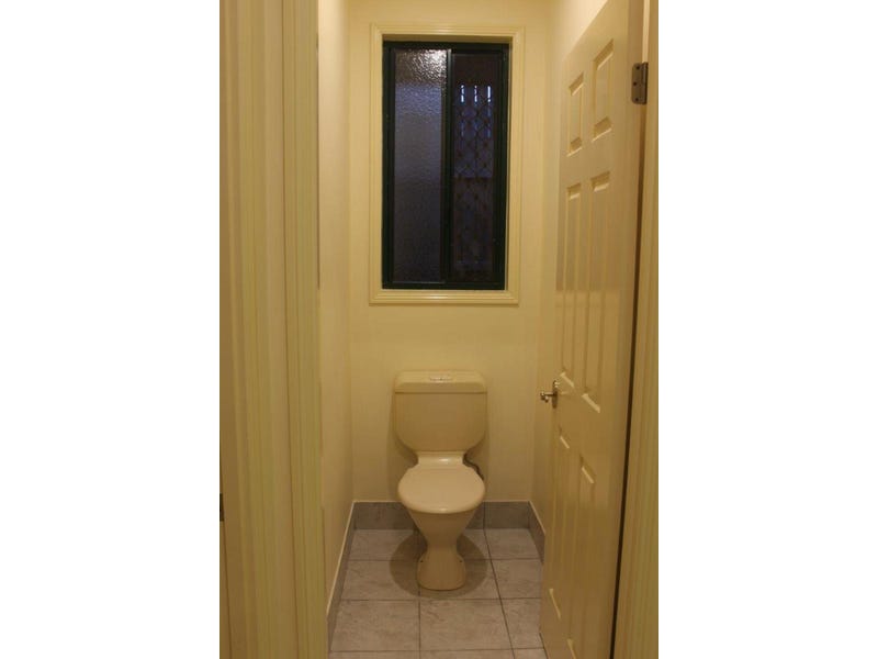 Large 4 Bed elevated home 19