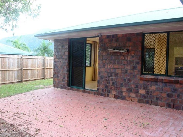 Large 4 Bed elevated home 23