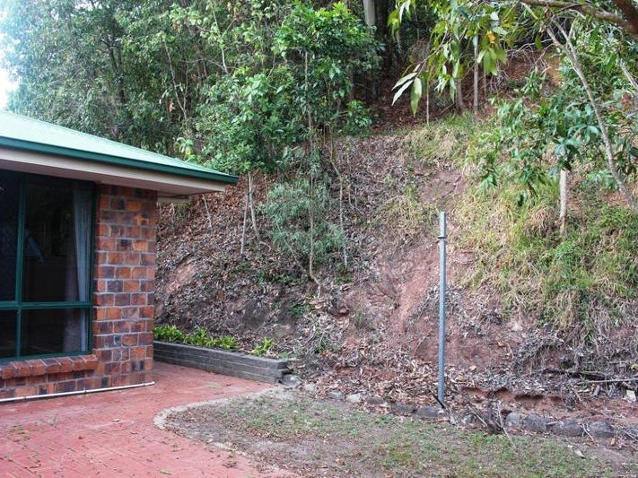 Large 4 Bed elevated home 25