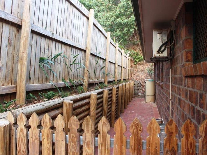 Large 4 Bed elevated home 27
