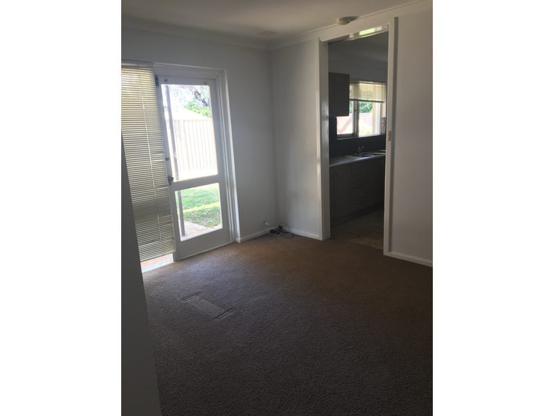 Quiet Western Suburbs Duplex 5