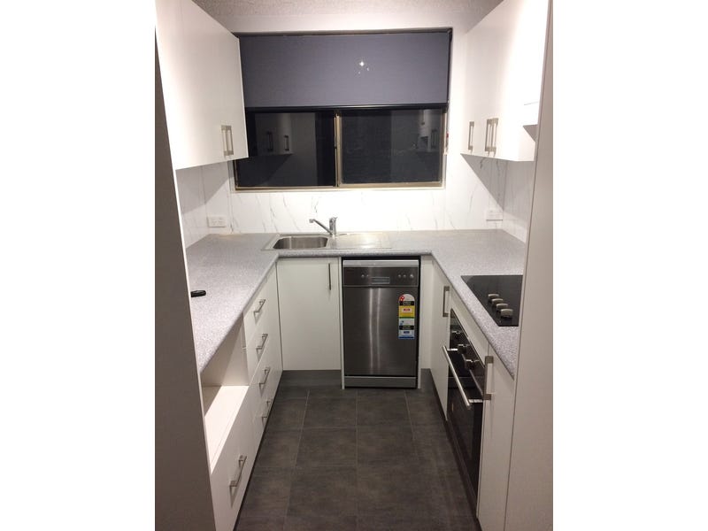 Modern Renovated 2 Bedroom Unit – Central Location
