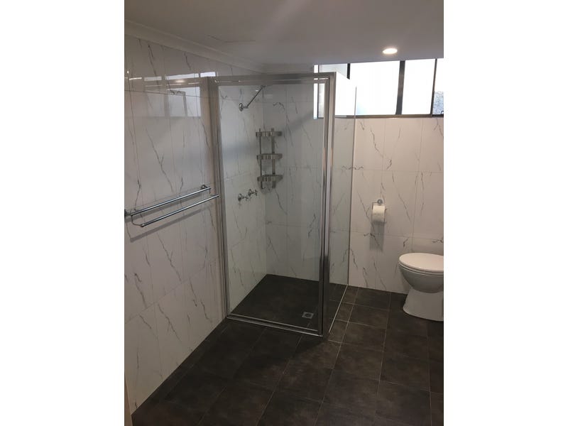 Modern Renovated 2 Bedroom Unit 11
