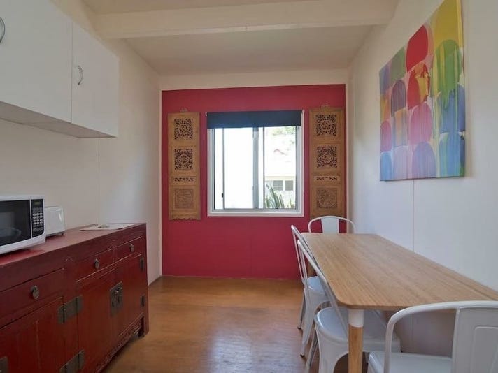 Bright 2 bedroom Bangalow cottage 7