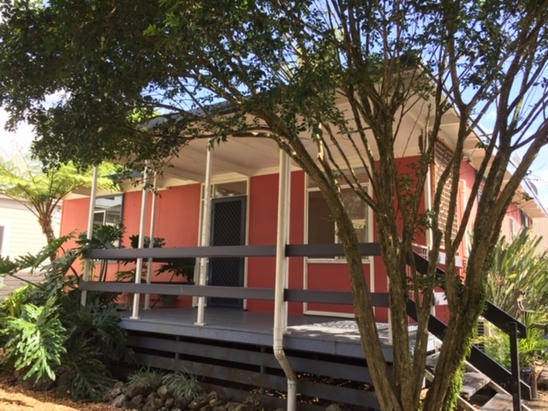 Bright 2 bedroom Bangalow cottage 12