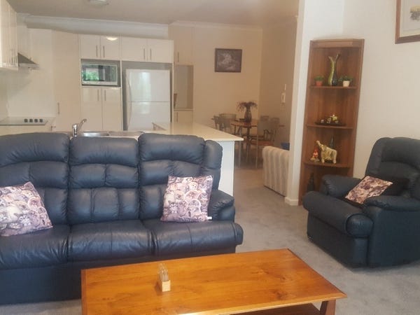 Modern 2 bedroom 2 bathroom 3