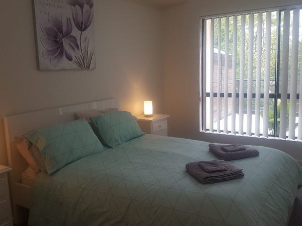 Modern 2 bedroom 2 bathroom 4