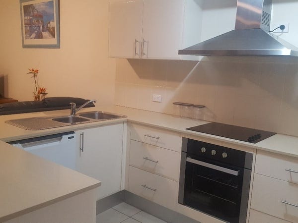 Modern 2 bedroom 2 bathroom 7