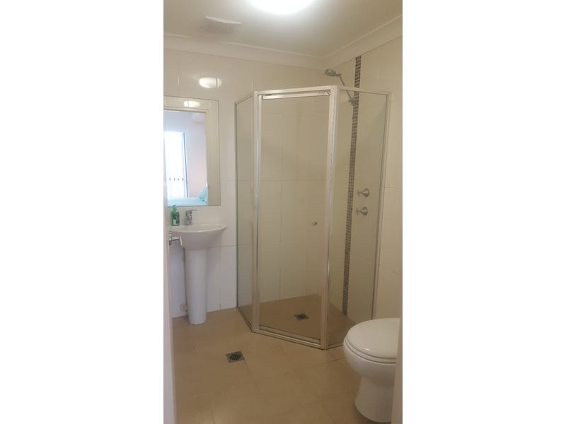 Modern 2 bedroom 2 bathroom 9
