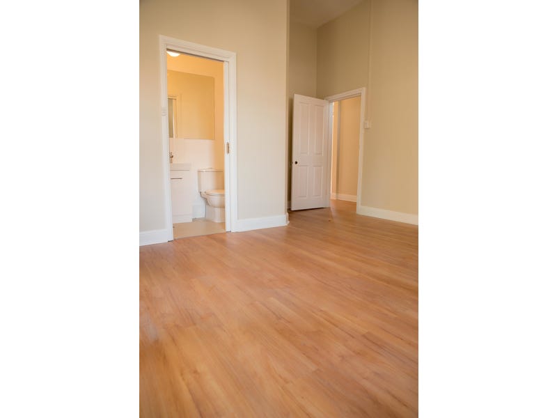 Beautifully renovated 3 bedroom 2 4