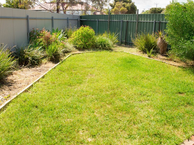 Beautifully renovated 3 bedroom 2 8