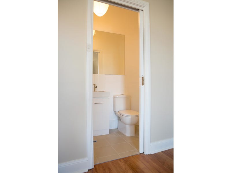 Beautifully renovated 3 bedroom 2 9
