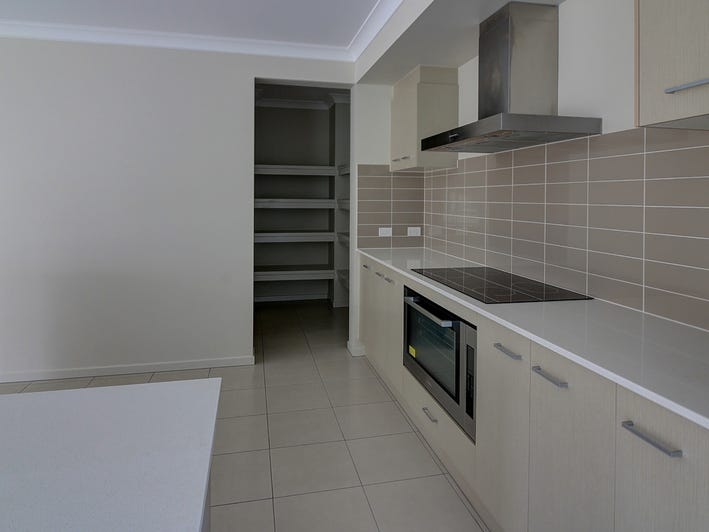 Large 4 Bedroom Family Home 3