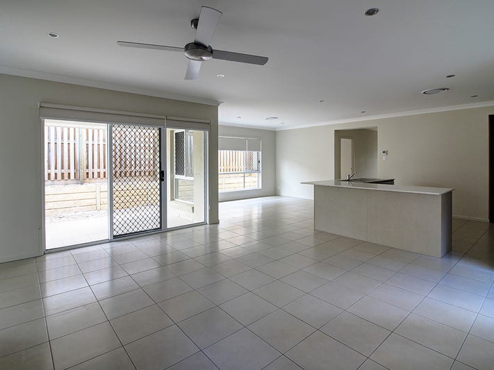 Large 4 Bedroom Family Home 5