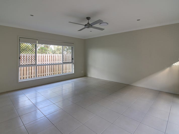 Large 4 Bedroom Family Home 6