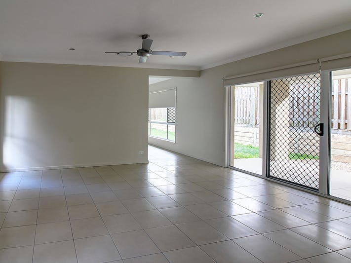 Large 4 Bedroom Family Home 7