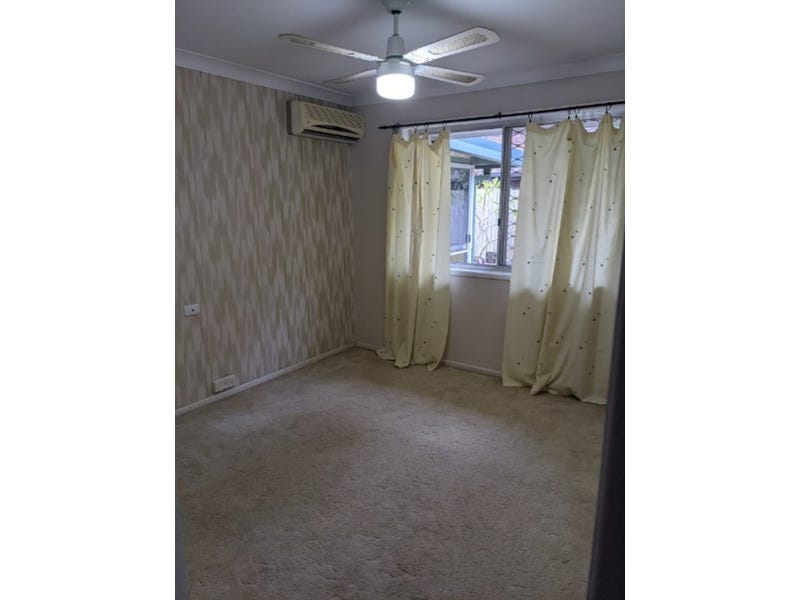 Conveniently Located House in Aspley 10